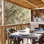 La Vetta Village אתר קמפינג