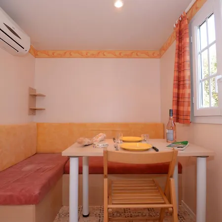 Camping La Vetta Village 4*