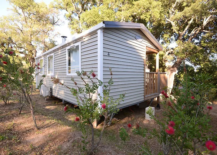 Parque de Campismo La Vetta Village Porto-Vecchio (Corsica)